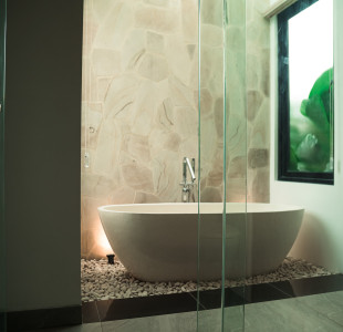 Jengja Villa Ubud bathtub